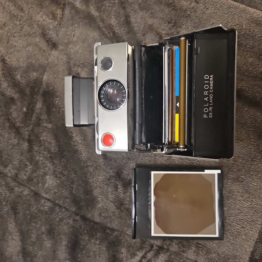 Polaroid Camera - Picture 6 of 7